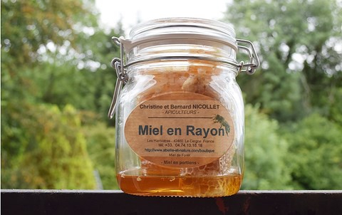 Miel en brèches d'Abeille Noire Miel en brèches d'Abeilles et Nature récolté par Christine NICOLLET